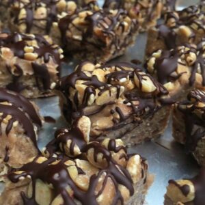 Raw Snickers Bites – Strive Foods